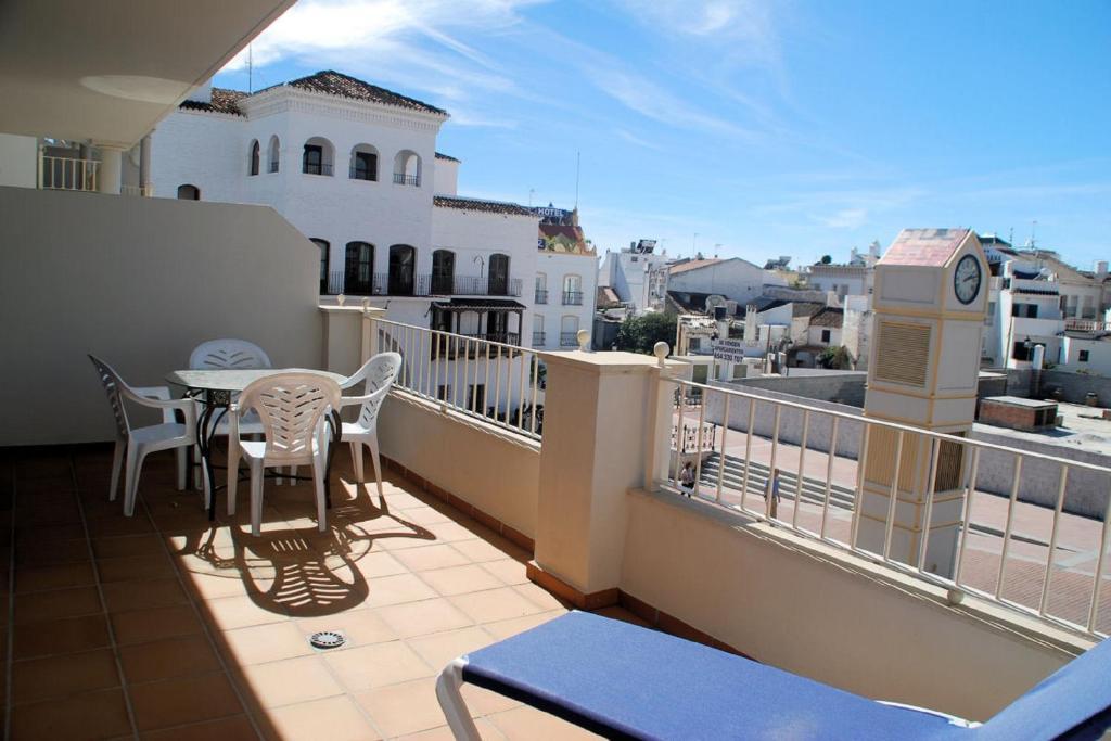 Apartamentos Plaza Nerja Chambre photo